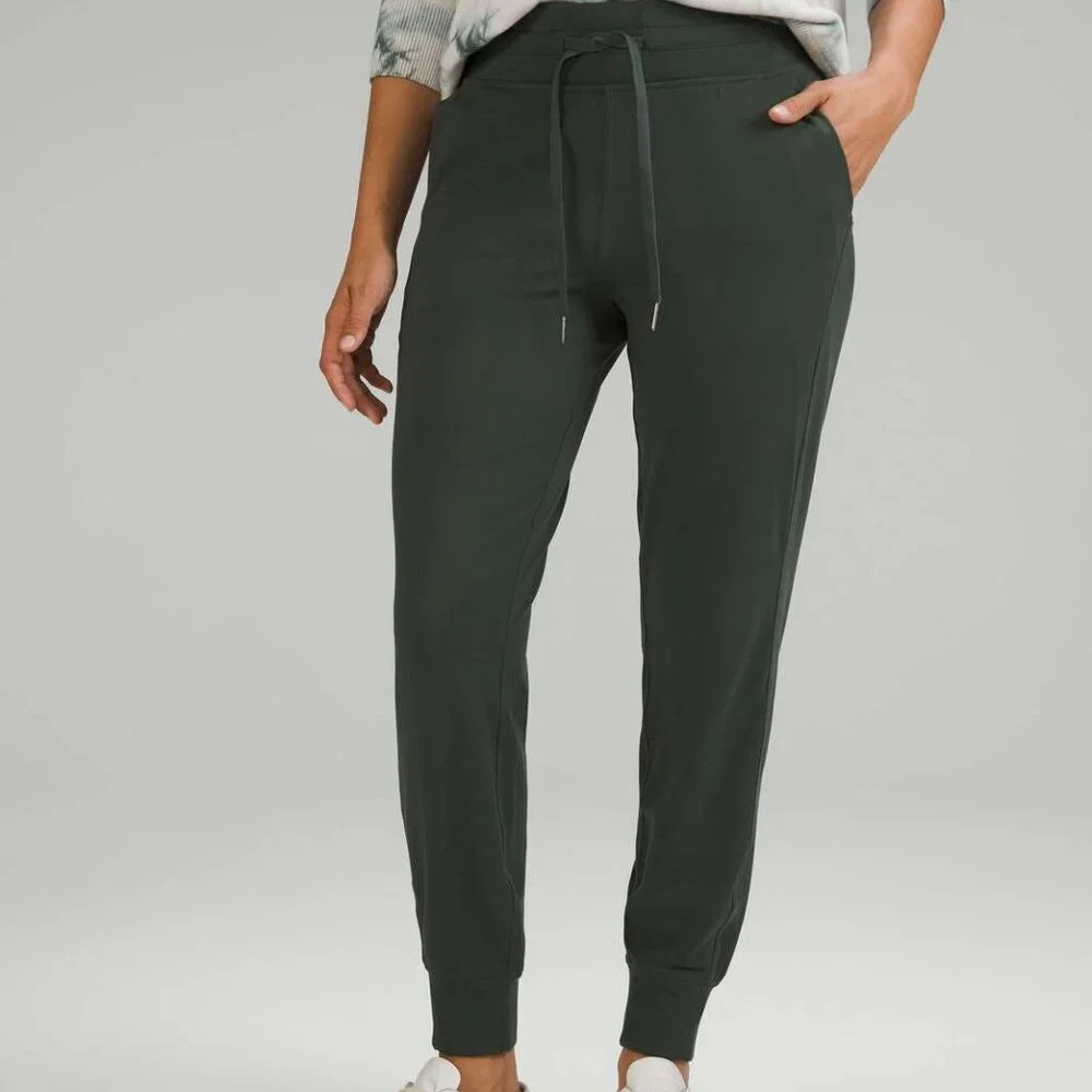 Lululemon Ready to Rulu High-Rise Jogger in Smoked Spruce.  Sz: 4